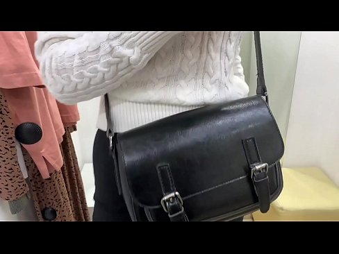 ❤️ Masturbasi publik dari jalang muda FeralBerry dengan dildo di kamar pas ❤ Video sialan  pada kami id.dreamypassionjourney.ru